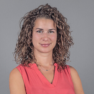 Jakic_Nina_InternationalBusiness Ich bin spezialisiert darauf, Unternehmen von der Westküste Nordamerikas, Lateinamerikas, aus Portugal und Spanien umfassend dabei zu unterstützen sich mit ihrem Unternehmen in Wien niederzulassen.